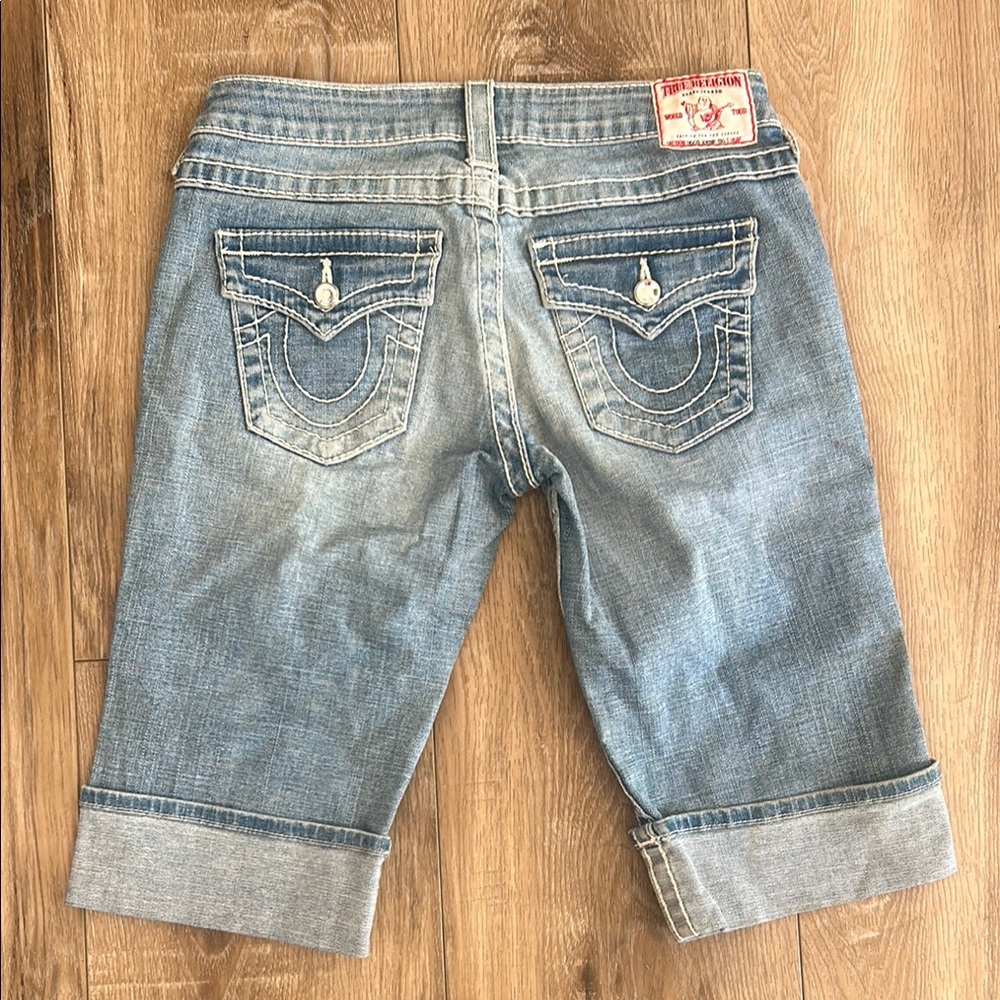 True Religion discourse Sophie big T shorts size 27 crystal embelishements